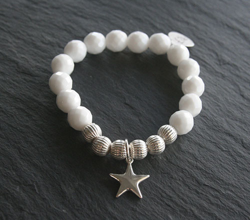 Handmade Love: Beaded Elastic Bracelets That Make Perfect Gifts